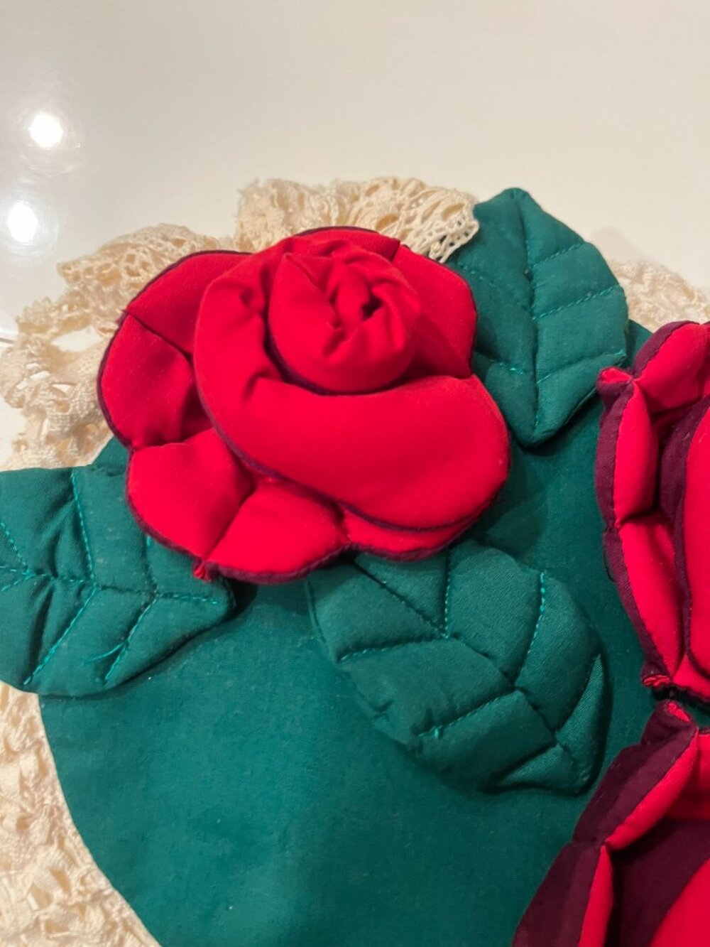 LIST AFTER AUCTION - House of Hatten Vintage 3D Rose Floral Decor Pillow (RARE) - Picture 4 of 14